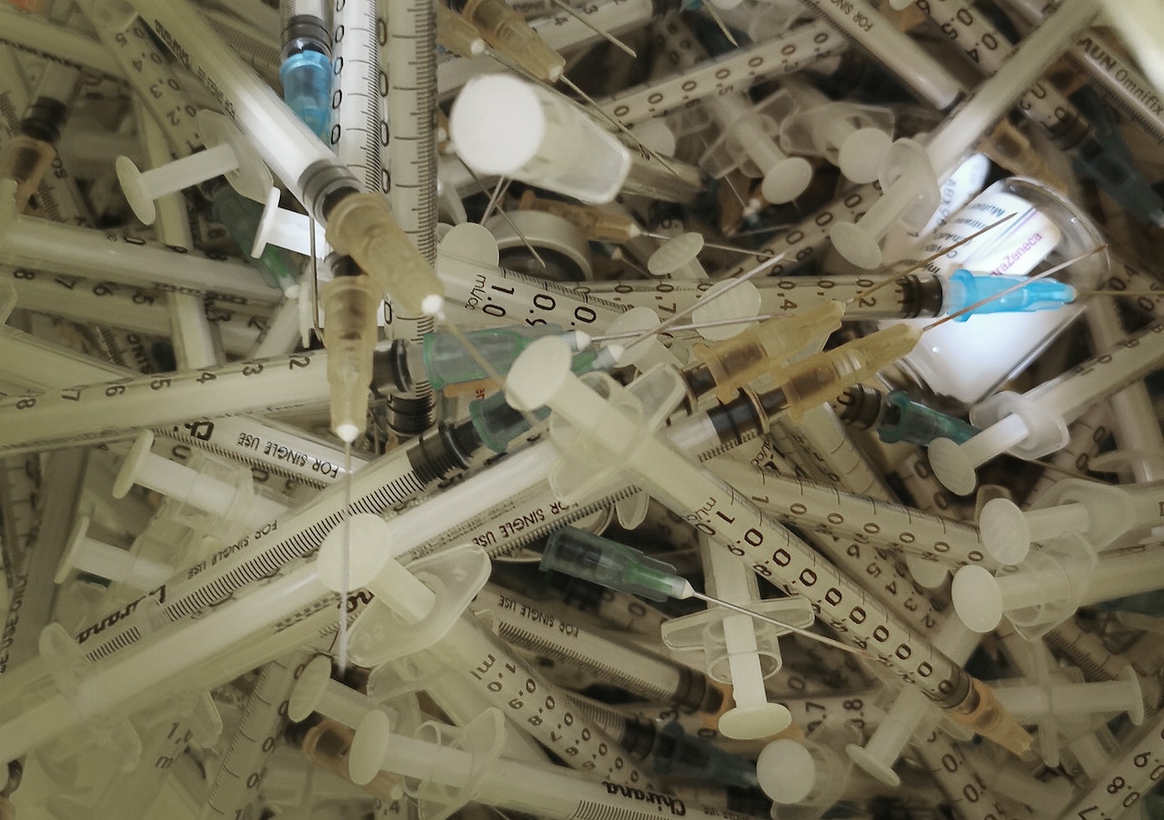 Here's a Practical Guide to Disposing of Used Needles – UKMEDI