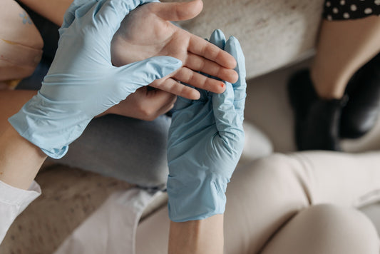 Nitrile, Latex and Vinyl Gloves: Which Should You Buy?